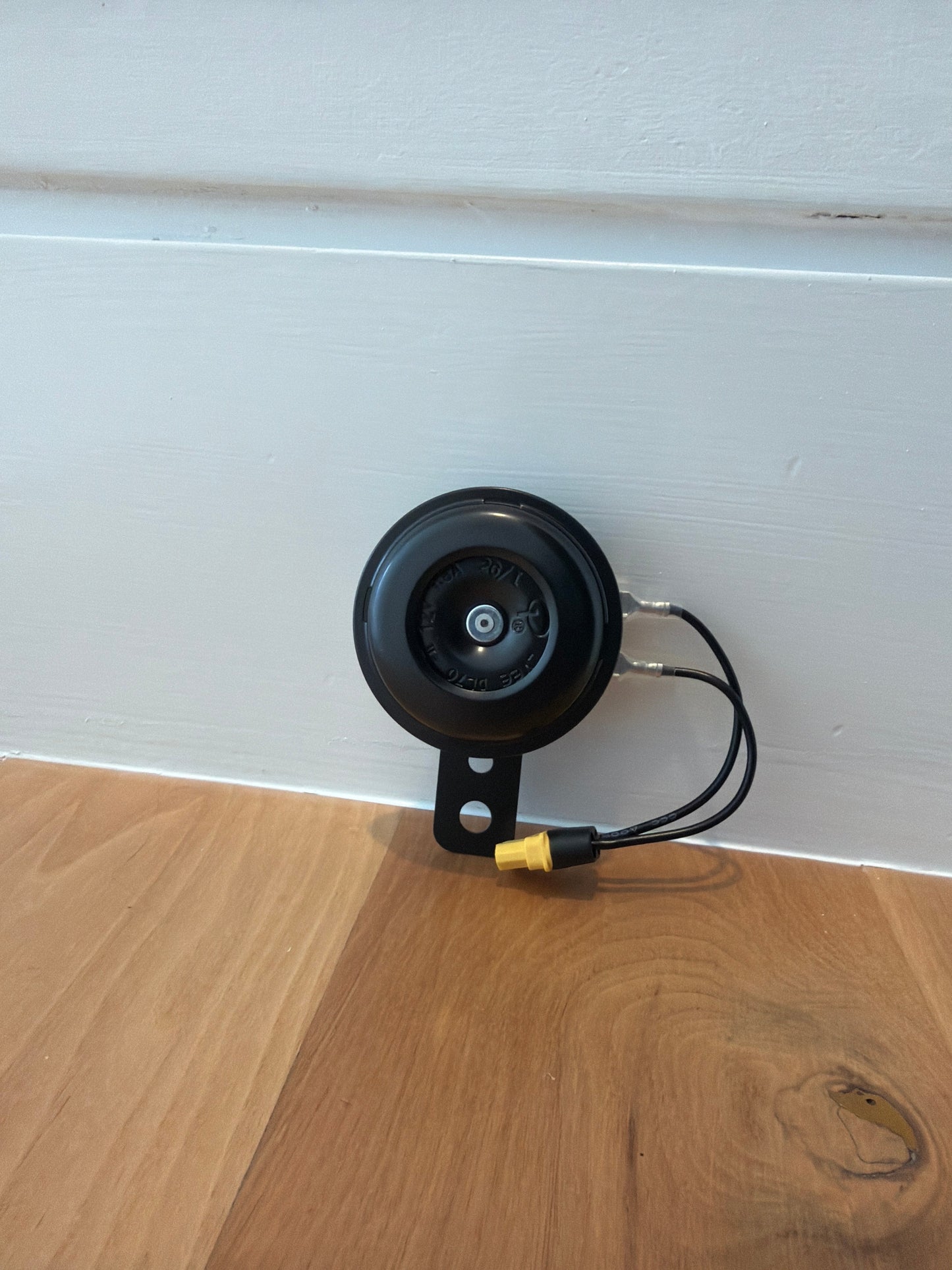 Baja light and horn combo rechargeable (comes with battery and charger) suitable for all bikes