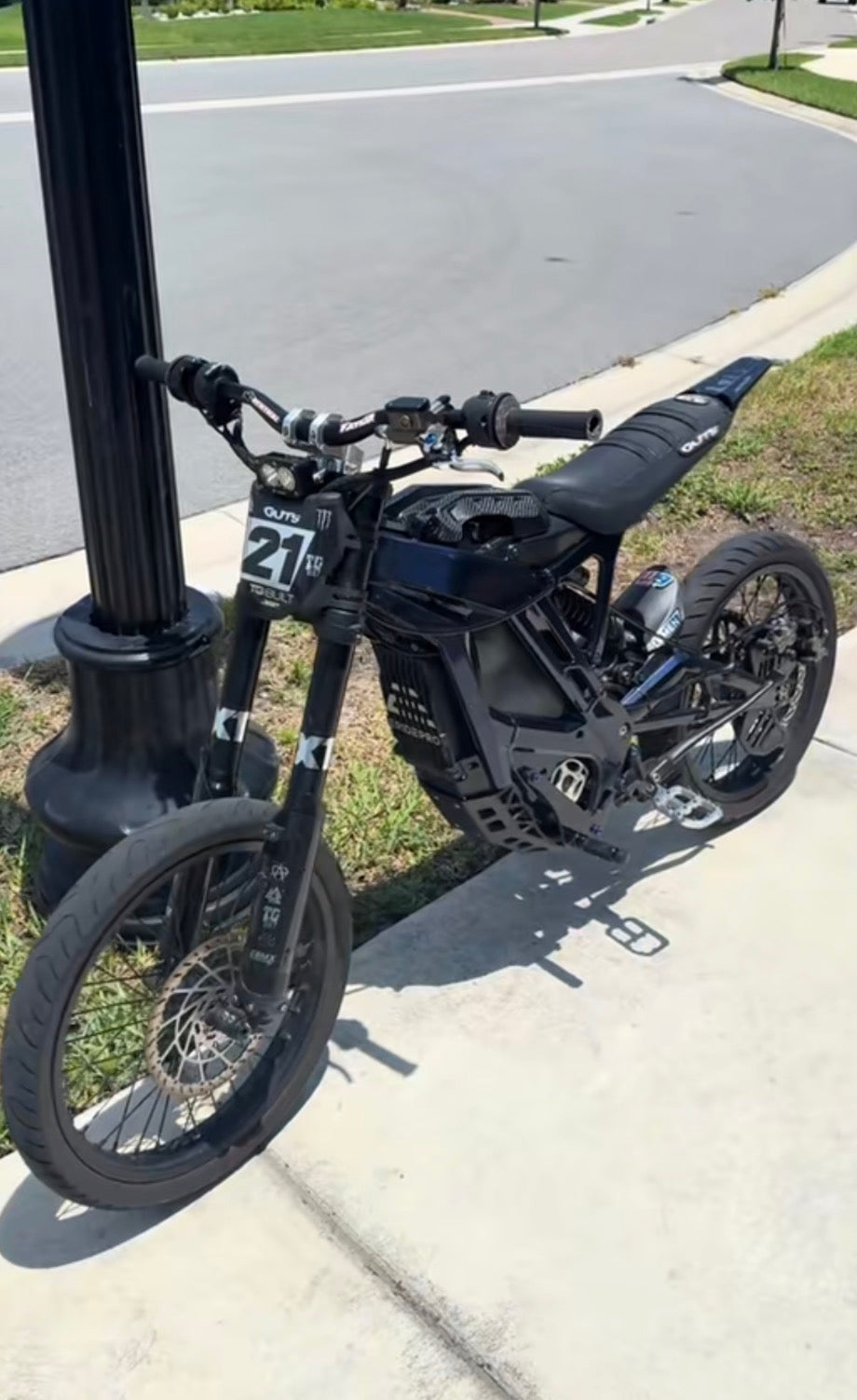 E-ride – Luxury Moto